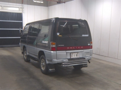 MITSUBISHI DELICA WAGON