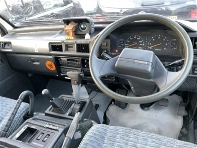 MITSUBISHI DELICA WAGON