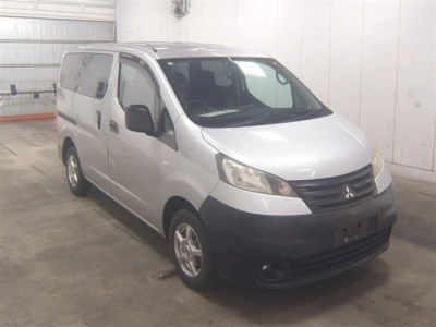 MITSUBISHI DELICA VAN