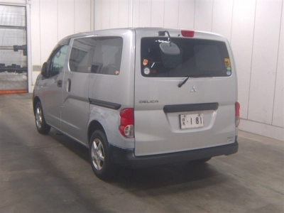 MITSUBISHI DELICA VAN