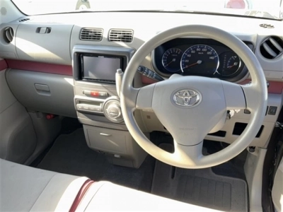TOYOTA PIXIS SPACE