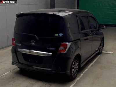 HONDA FREED HYBRID