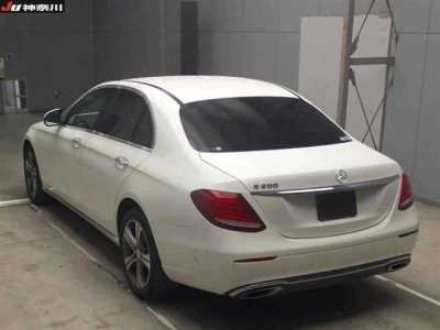 MERCEDES BENZ E CLASS