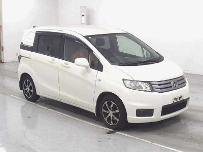 HONDA FREED SPIKE