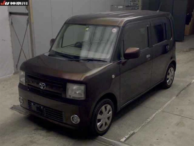 TOYOTA PIXIS SPACE