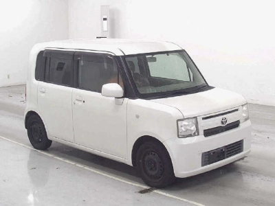 TOYOTA PIXIS SPACE
