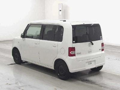 TOYOTA PIXIS SPACE