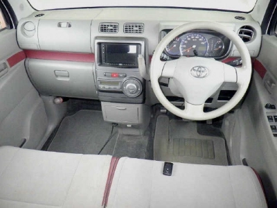 TOYOTA PIXIS SPACE