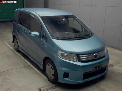 HONDA FREED SPIKE