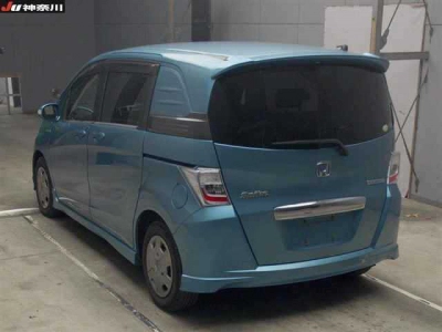 HONDA FREED SPIKE