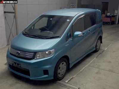 HONDA FREED SPIKE