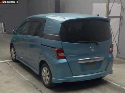 HONDA FREED SPIKE