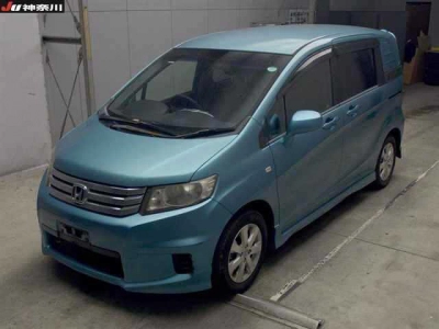 HONDA FREED SPIKE