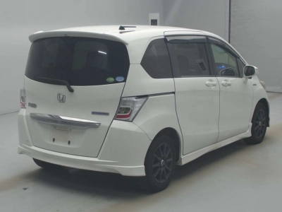 HONDA FREED HYBRID