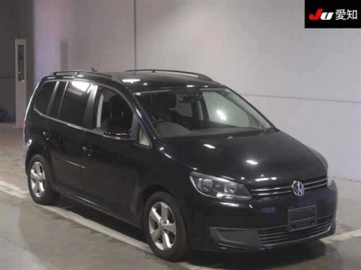 VOLKSWAGEN GOLF TOURAN