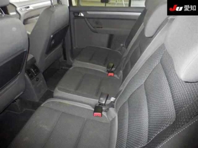 VOLKSWAGEN GOLF TOURAN