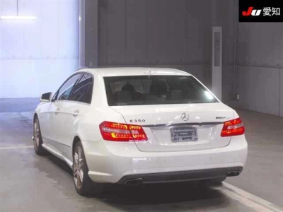 MERCEDES BENZ E CLASS