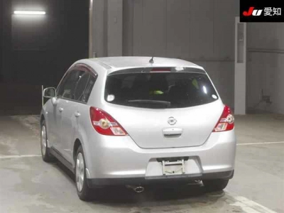 NISSAN TIIDA