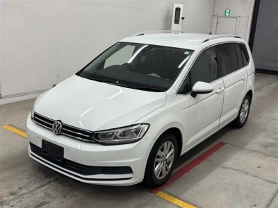 VOLKSWAGEN GOLF TOURAN