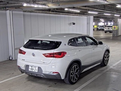 BMW X2