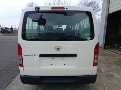 TOYOTA REGIUS ACE