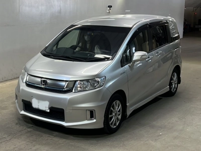 HONDA FREED SPIKE HYBRID