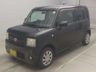 TOYOTA PIXIS SPACE