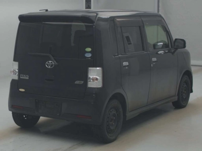 TOYOTA PIXIS SPACE