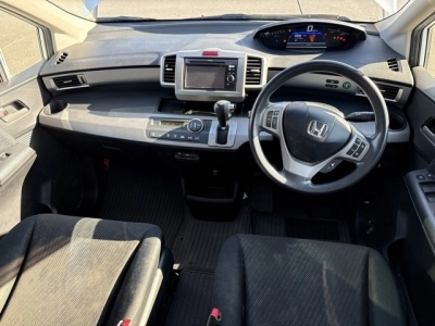 HONDA FREED HYBRID