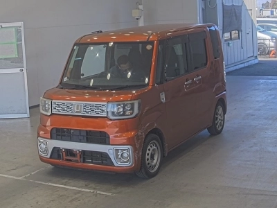 DAIHATSU WAKE