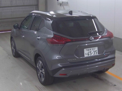 NISSAN KICKS