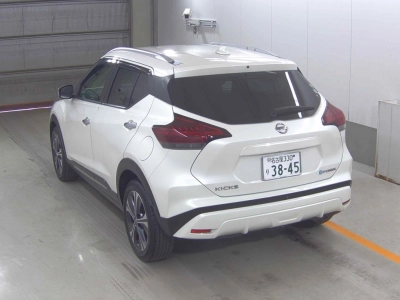 NISSAN KICKS