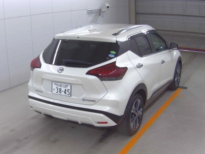 NISSAN KICKS