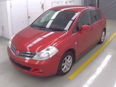 NISSAN TIIDA