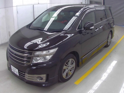 NISSAN ELGRAND
