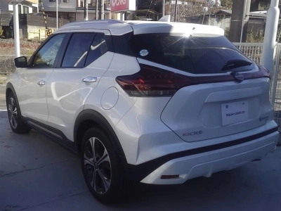 NISSAN KICKS