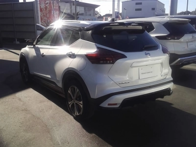 NISSAN KICKS