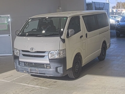 TOYOTA REGIUS ACE