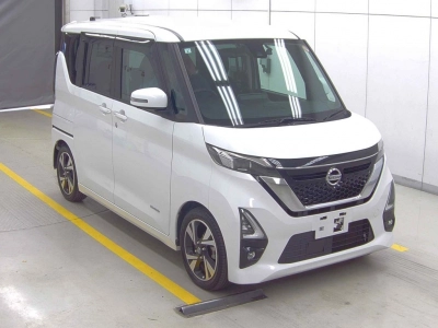 NISSAN ROOX