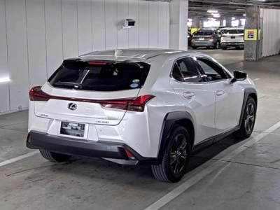 LEXUS UX