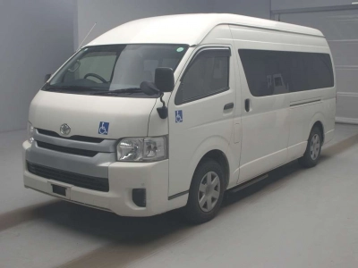 TOYOTA HIACE COMMUTER