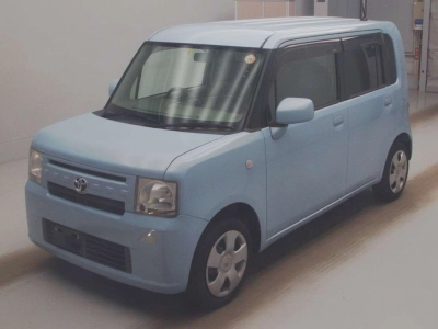 TOYOTA PIXIS SPACE