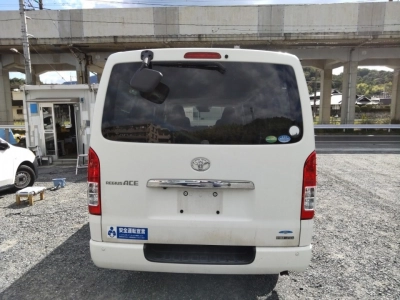 TOYOTA REGIUS ACE
