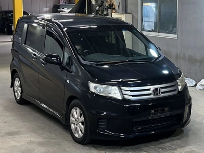 HONDA FREED SPIKE