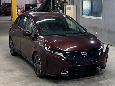 NISSAN AURA