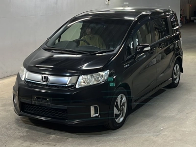 HONDA FREED SPIKE HYBRID