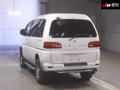 MITSUBISHI DELICA SPACE GEAR