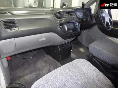 MITSUBISHI DELICA SPACE GEAR