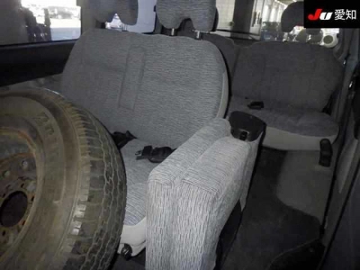 MITSUBISHI DELICA SPACE GEAR