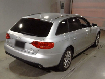 AUDI A4 AVANTE